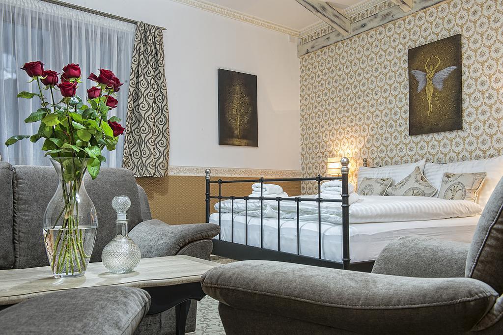 Hotel Pod Branou Bardejov Rum bild